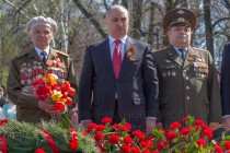 Возложение цветов к Вечному Огню