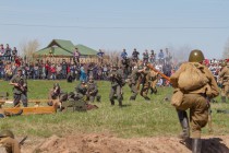 Реконструкция боя Великой Отечественной войны в парке Победы