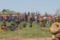 Реконструкция боя Великой Отечественной войны в парке Победы
