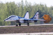 МиГ-29 совершил посадку