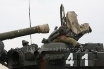 Последствия нарушений правил техники безопасности  (на манекене) при маневрах военной техники