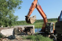 Снос самовольно возведенного жилого дома