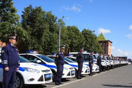 Церемония вручения новых автомобилей сотрудникам полиции прошла в Нижнем Новгороде