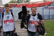 Журналисты покидают поле