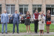 Директор лицея №40 Наталья Умнова поздравляет лицеистов с началом учебного года