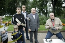Валерий Шанцев встретился с нижегородским школьниками-авиамоделистами
