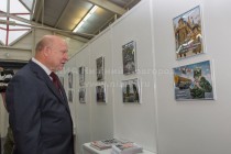 Валерий Шанцев знакомится с экспозицией Дома прессы на Нижегородской ярмарке