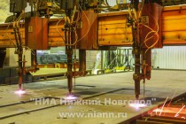 Начало производства: резка металлического листа газовой машиной резки