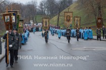 Крестный ход от собора Михаила Архангела по Ивановскому съезду к площади Народного Единства в Нижнем Новгороде