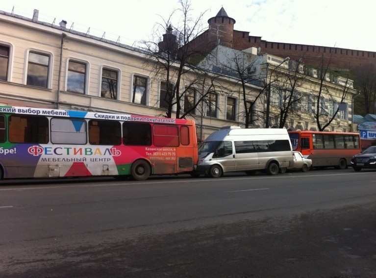 ДТП с участием двух пассажирских автобусов и еще двух автомобилей произошло на Зеленском съезде в Нижнем Новгороде