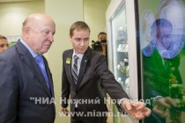 В честь дня рождения обновленный офис Сбербанка посетил губернатор Нижегородской области Валерий Шанцев