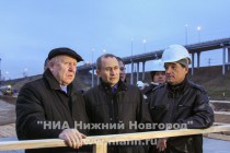 Губернатор Нижегородской области Валерий Шанцев, министр транспорта и автомобильных дорог Нижегородской области Александр Герасименко, директор ООО Мостоотряд №1 Валерий Аверин на строительной площадке (слева направо)