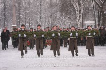 Церемония возложения гирлянды к Вечному огню