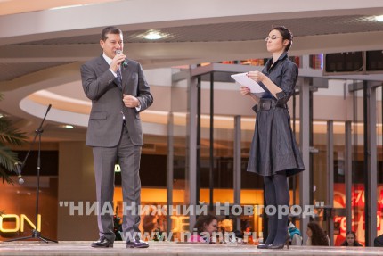 Глава Нижнего Новгорода Олег Сорокин вручил подарки 350 детям из социально незащищенных семей в рамках благотворительной акции Дерево желаний