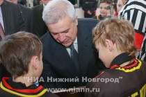 Президент ОАО Лукойл Вагит Алекперов оставил автограф на память от открытии нового ФОКа