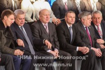 Президент ОАО Лукойл Вагит Алекперов (второй слева), губернатор Ниж. области Валерий Шанцев, замгубернатора Ниж. обл. Валерий Сватковский, депутат ГД РФ Александр Василенко, министр спорта Ниж. обл. Виктор Харитонов (слева направо)
