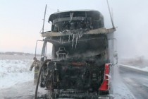 Седельный тягач с полуприцепом загорелся на трассе М-7 в Кстовском районе