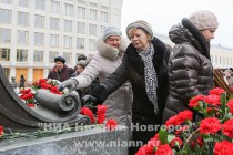 Возложение цветов к памятнику Георгию Всеволодовичу и святителю Симону Суздальскому в Нижегородском кремле