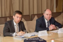 Управляющий директор ВТБ24 в ПФО Дмитрий Лабутин  и управляющий ВТБ24 в Нижегородской области Георгий Гречин (слева направо)