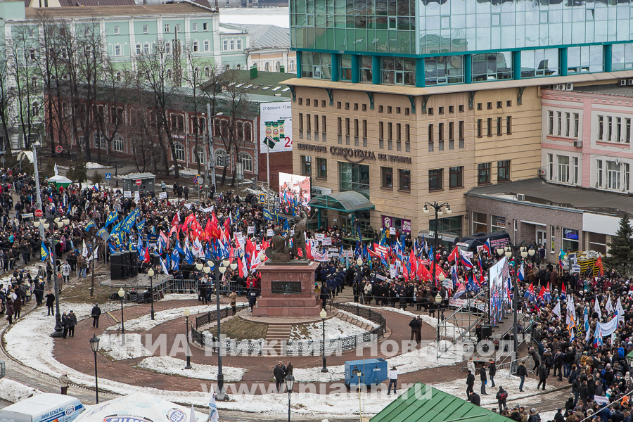Все парламентские партии в Нижнем Новгороде объединились на митинге в поддержку Крыма