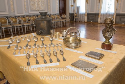 Конфискованные при незадекларированном ввозе в Россию 39 предметов искусства конца XIX-начала XX веков переданы в  Нижегородский государственный музей-заповедник