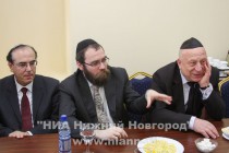 Председатель Нижегородской еврейской общины Эдуард Чапрак, главный раввин Нижнего Новгорода Шимон Бергман, руководитель комитета по делам архивов Нижегородской области Борис Пудалов (справа налево)