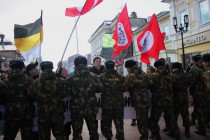 Полиция преградила путь участникам шествия