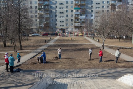 Субботник в сквере Красная горка в Нижнем Новгороде