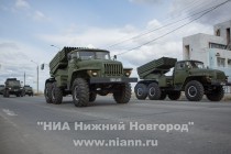 Первая тренировка парадных расчетов и механизированной колонны в полном составе прошла на Нижне-Волжской набережной в Нижнем Новгороде