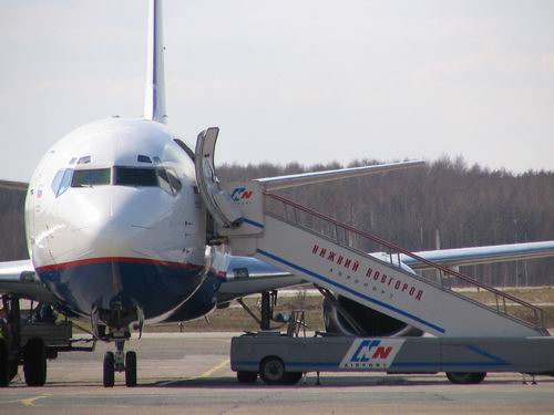 Губернатор Нижегородской области Валерий Шанцев поручил организовать авиарейсы по маршруту Нижний Новгород-Казань в рамках программы развития региональных перевозок