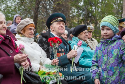 Уникальный монумент Наша Победа, сочетающий военные фотографии и современные технологии, открылся в Нижегородском кремле