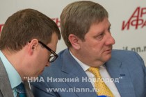 Замдиректора департамента транспорта администрации нижнего Новгорода Михаил Моделкин и заместитель главы администрации Нижнего Новгорода Андрей Чертков (слева направо)