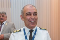 Командир воздушного судна А319 авиакомпании Азербайджанские Авиалинии