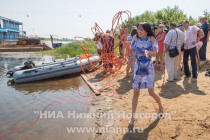 Во время учений журналисты смогли выступить как в роли спасающих, так и в роли утопающих.