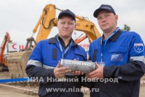 Символическая капсула с землей со стройплощадки в качестве памятного сувенира о закладке нового терминала