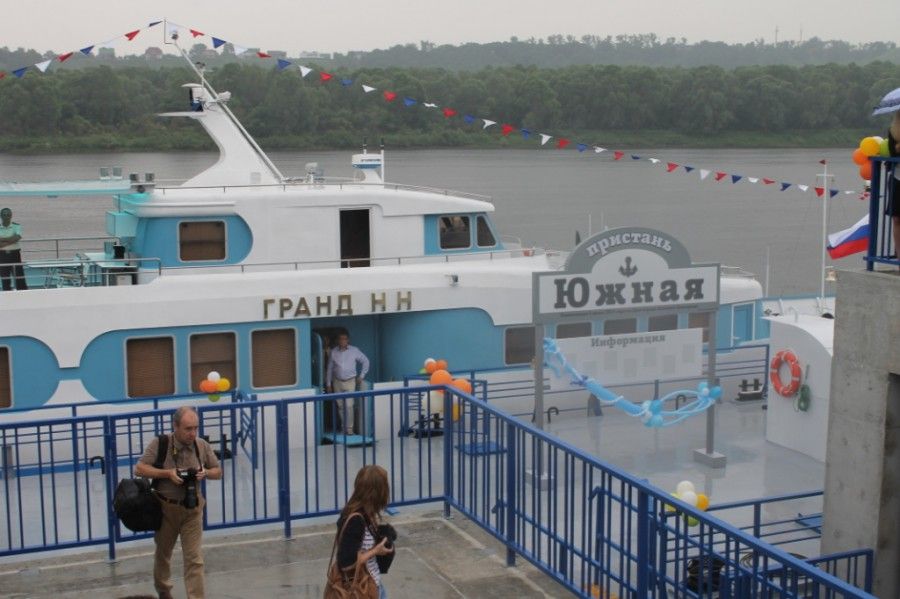 Южный нижний. Пристань Южная Нижний Новгород. Пристань Юг в Нижнем Новгороде. Речной трамвайчик Нижний Новгород причал Южный. Причал Южная Пристань Нижний Новгород.