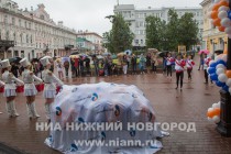 Арт-объект Скамейка блогеров открылся на площади Театральной в Нижнем Новгороде