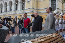 Арт-объект Скамейка блогеров открылся на площади Театральной в Нижнем Новгороде