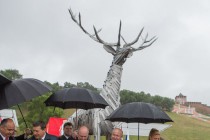 Торжественная церемония открытия скульптуры Оленя