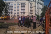 Глава администрации Нижнего Новгорода Олег Кондрашов осматривает ход выполнения работ