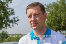 На место проведения акции пришел Олег Паланов, заместитель главы администрации Сормовского района