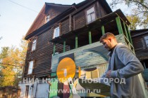Затем, деревянный ассамбляж был размещен на жилом доме по адресу: ул. Анри Барбюса, 17