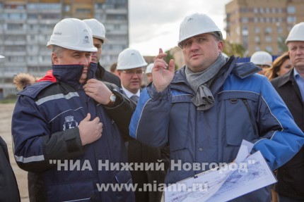 Глава администрации Нижнего Новгорода Олег Кондрашов проверил ход работ по реконструкции участка канализационного коллектора в районе будущей станции метро Стрелка