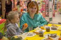 Благотворительная акция по передаче новой партии гуманитарной помощи вынужденным переселенцам с юго-востока Украины