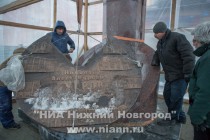 Монтаж памятника Николаю Бугрову в Нижнем Новгороде