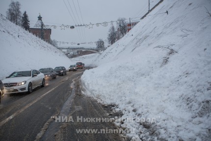 Сход снега на Зеленском съезде в Нижнем Новгороде