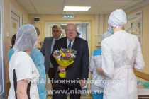 Губернатор Нижегородской области Валерий Шанцев поздравил семью Шутовых с рождением четверняшек
