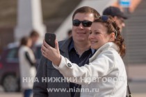 Флешмоб Самое массовое селфи прошел в Нижнем Новгороде