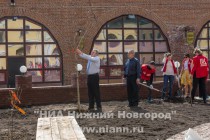 На территории Нижегородского кремля в рамках проекта Сирень Победы сотрудниками ЛУКОЙЛ заложена аллея сирени и каштанов