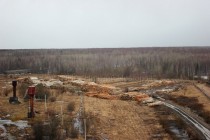 Со всех сторон поселок окружен лесами и тюрьмами